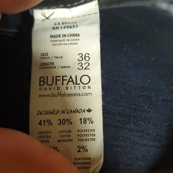 Blue jeans - Picture 3 of 3